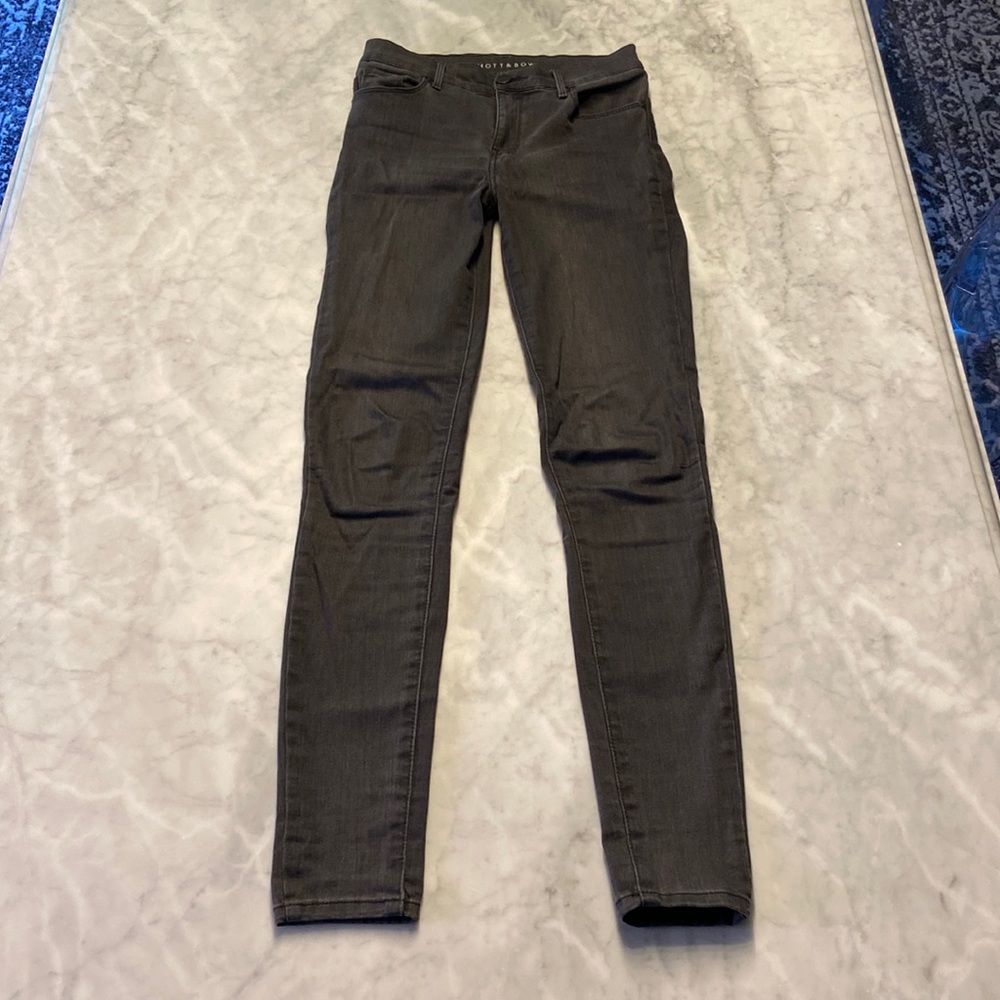 Mott & Bow high rise skinny jeans. Dark grey. 3/25. Stretchy!!!